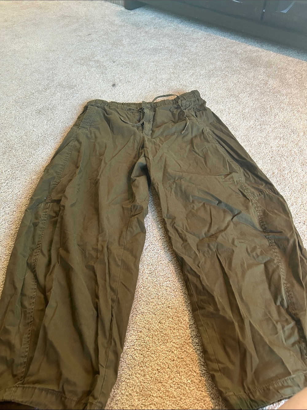 GAP Wide-Leg Drawstring Pants in Olive Green